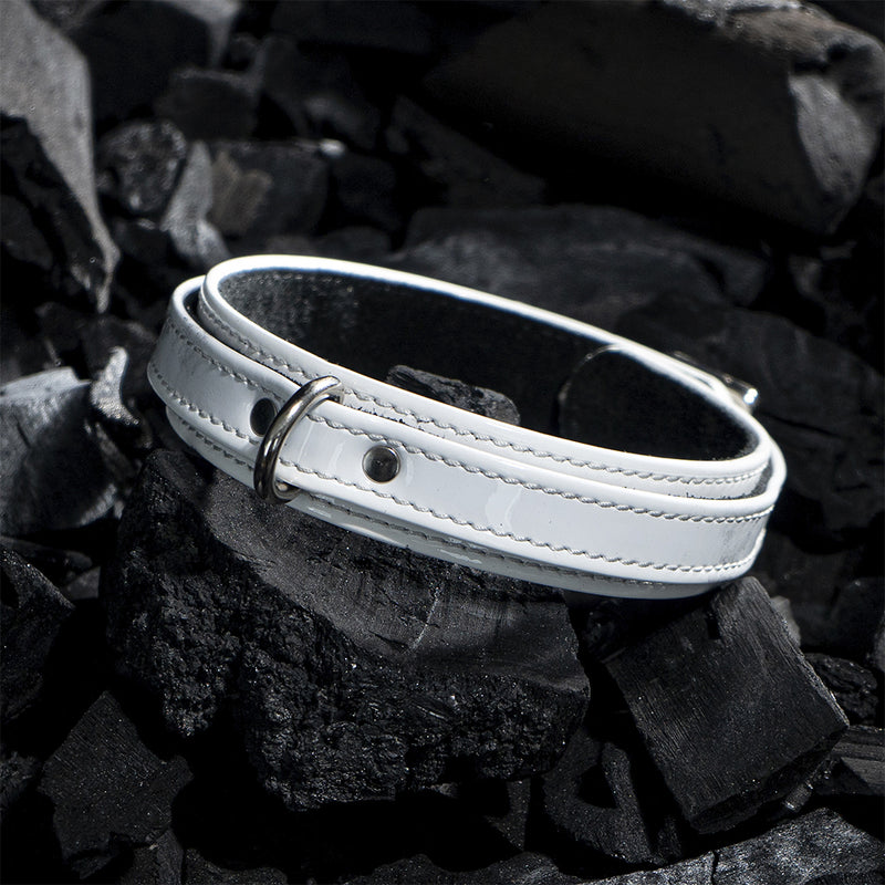 Dog White Patent Collar on Coals